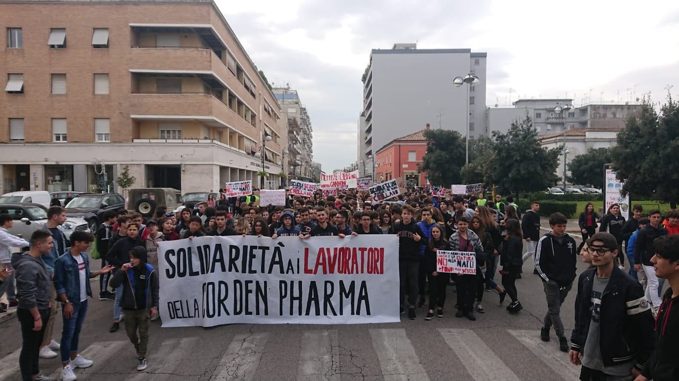 corden pharma giovani protestano