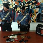 PISTOLA, UNA MAZZA DA BASEBALL E COCAINA. FERMATO AD APRILIA DOPO FUGA ROCAMBOLESCA