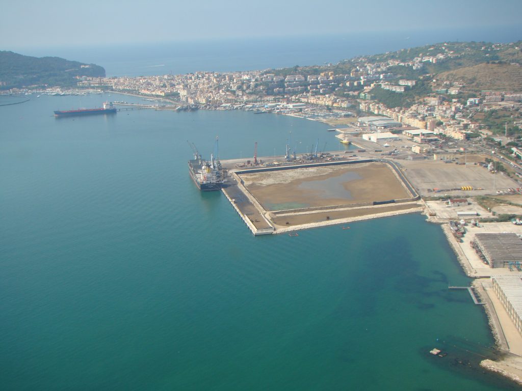 Porto di Gaeta (foto da www.logisticanews.it)