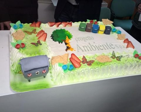 Progetto Ambiente, la torta celebrativa per i 25 anni (2018)