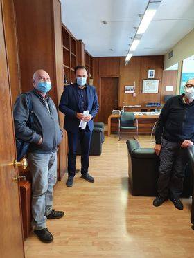 In foto da destra Gualtiere Alunni (Comitato No Corridoio Roma-Latina), Mauro Alessandri (Assessore Traporti Regione Lazio) e Claudio Bisini (No Bretella Cisterna-Valmonontone)