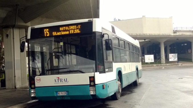 Un autobus a Latina al tempo della gestione di Atral