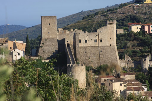 Castello medievale di Itri, uno dei primi tre progetti finanziati in provincia di Latina