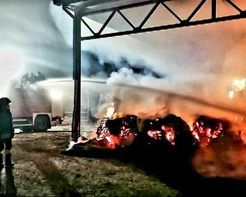 Incendio azienda agricola a Sabaudia