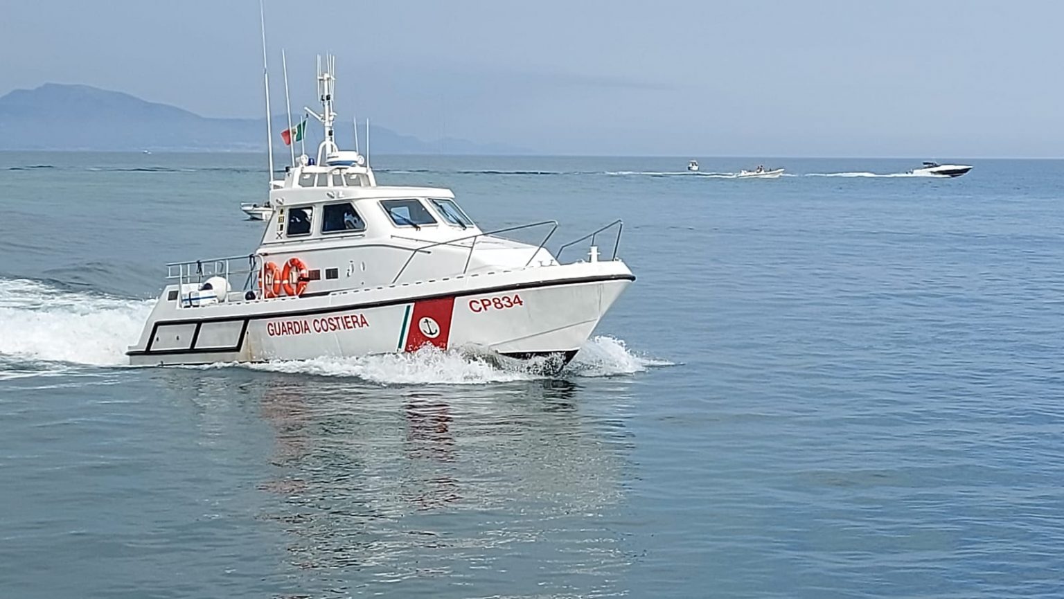 yacht affondato a porto badino