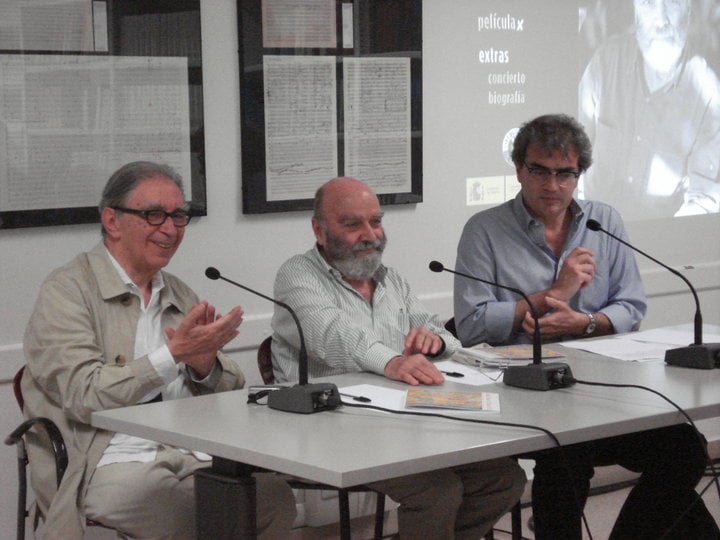 In foto Riccardo Cerocchi, Luis de Pablo e Gabriele Bonomo nel 2010 in occasione della nomina del Maestro de Pablo a Presidente onorario del Festival Pontino di Musica