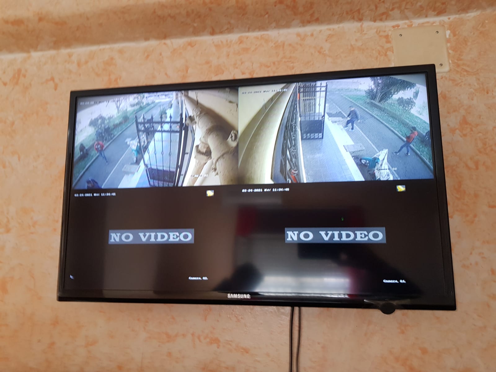 Il sistema di videosroveglianza che aveva Antonio Di Silvio detto Cavallo dentro lasua abitazione al Nicolosi. L'impianot fu sequestrato a marzo 2021 dalla Polizia di Stato