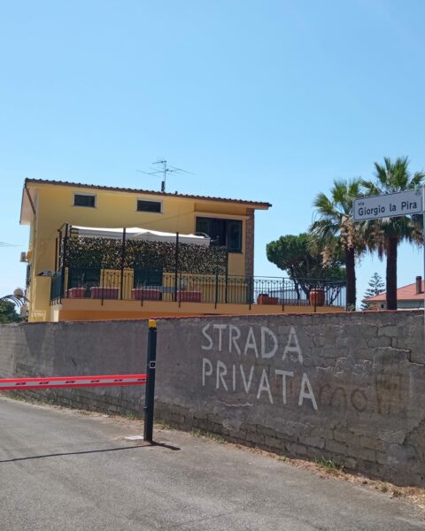 Sbarra a Via Giorgio La Pira