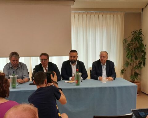 Il giornalista Lidano Grassucci (moderatore della conferenza stampa), Alessandro Paletta, Emiliano Licata e Maurizio Galardo