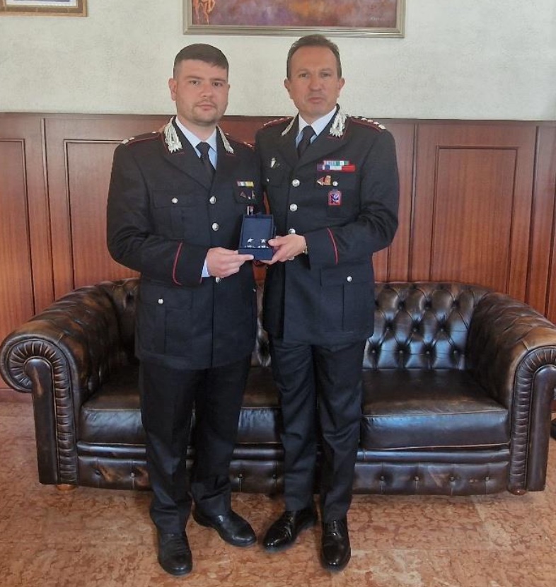 Il maggiore Paolo Perrone e il Comandante provinciale Christian Angelillo