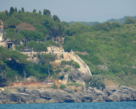 Una veduta dell'area del Castello di Gianola