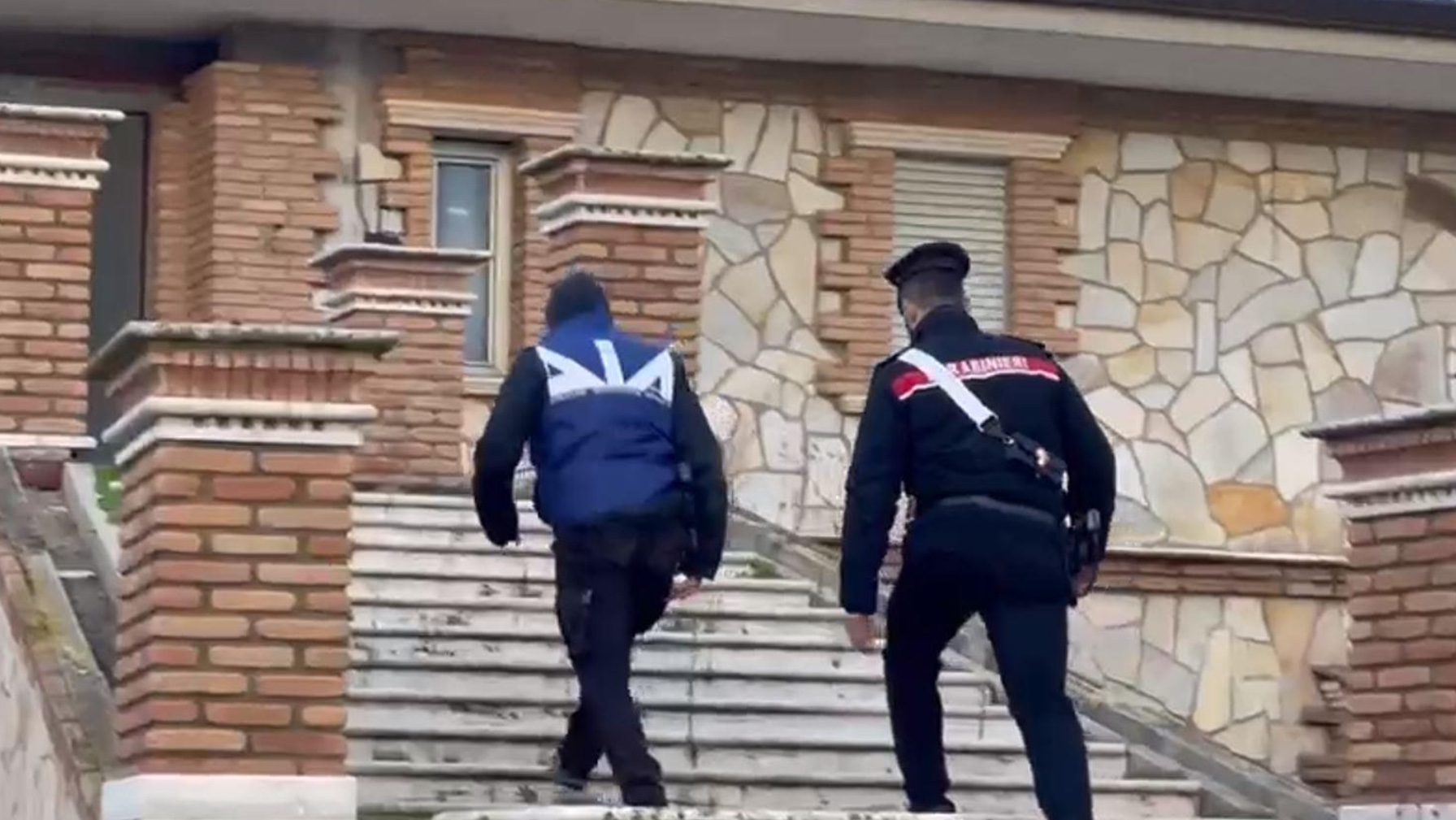 DIA e Carabinieri nella villa di Patrizio Forniti ad Aprilia