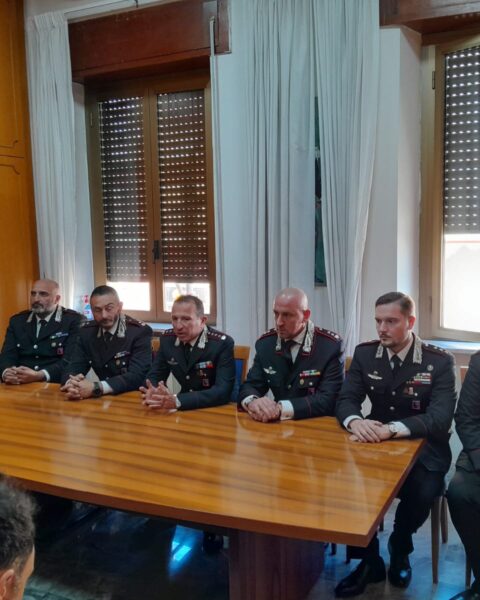 Da sinistra il tenente Giuseppe Esposito, il maggiore Ivan Mastromanno, il colonnello Christian Angelillo, il tenente colonnello Gianluca Piccione, il maggiore Antonino Maggio, il tenente Emanuele Moccia
