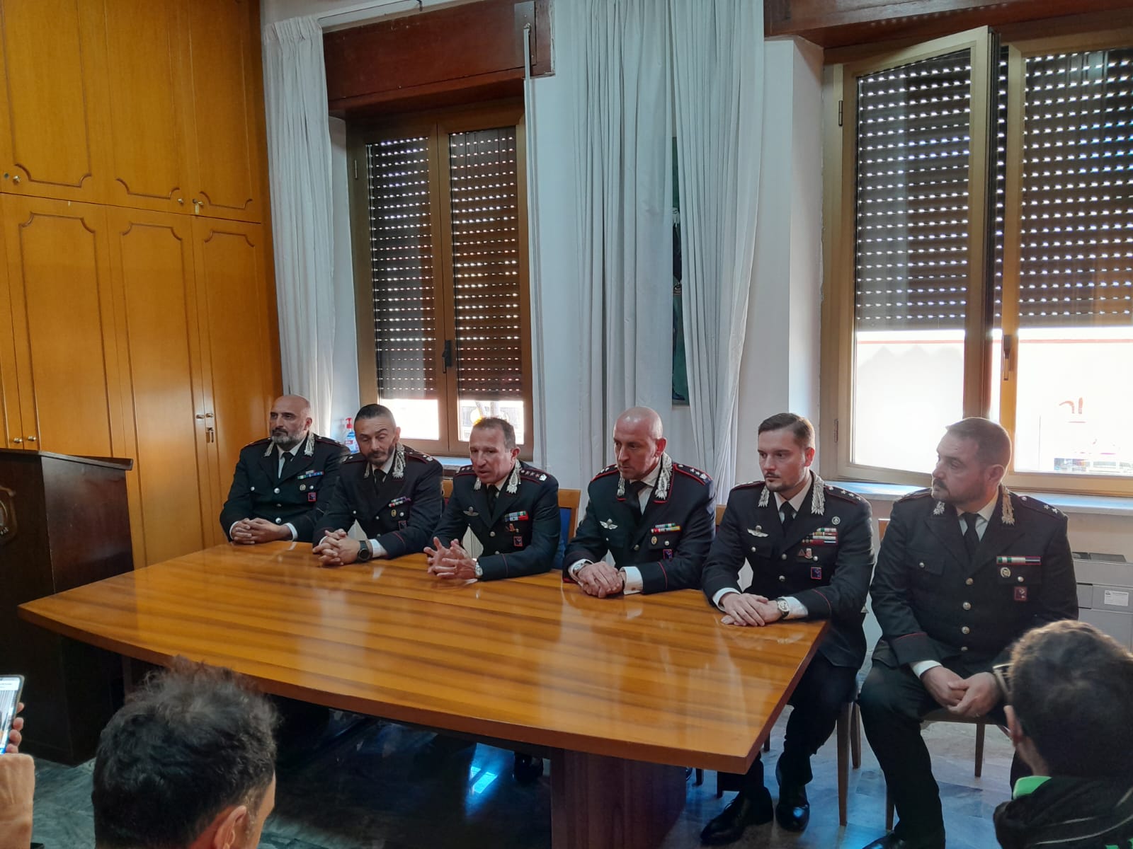 Da sinistra il tenente Giuseppe Esposito, il maggiore Ivan Mastromanno, il colonnello Christian Angelillo, il tenente colonnello Gianluca Piccione, il maggiore Antonino Maggio, il tenente Emanuele Moccia