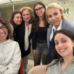 Le ragazze del progetto con il sindaco Celentano e la direttrice Lo Rillo