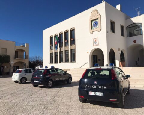 Carabinieri al Comune di Sperlonga nel febbraio 2022. In quell'occasione vi fu una lunga perquisizione con l'acquisizione di diversi atti