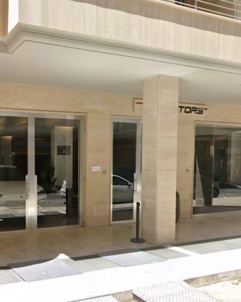 Uno dei locali sequestrati: Vip Motors in Via Mameli, Latina