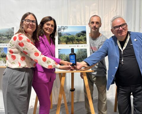 Nella foto da sin. l'assessore Melissa Girardi, il sindaco Giuseppina Giovannoli, Antonio Saccoccio dell'Ecomuseo Agro Pontino e Luigi Centauri del Capol