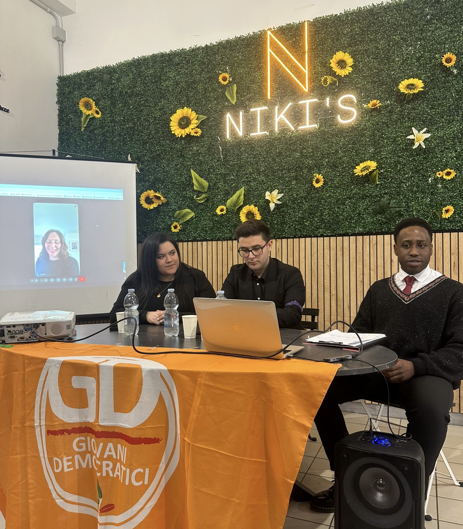 Nella foto dei relatori, da sx: Alessandra Addesse, Christian Vedovi e Federico Ogbonna