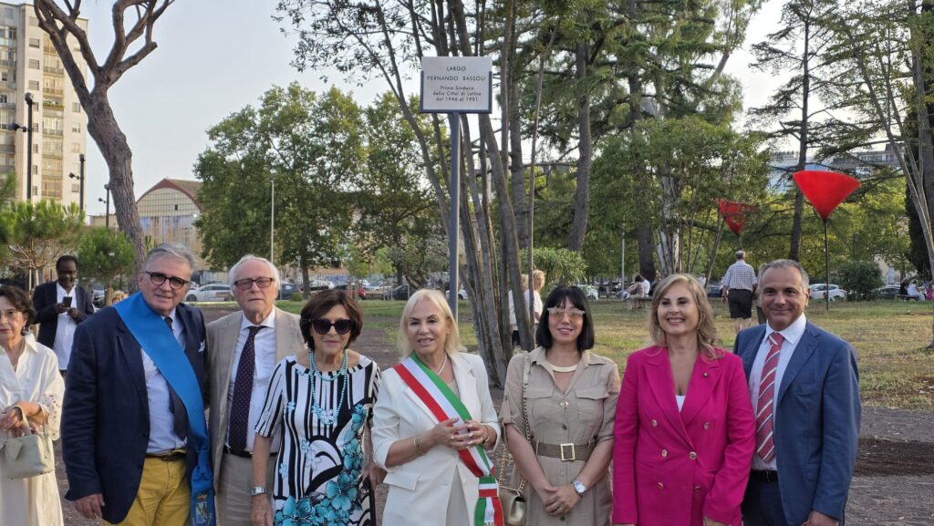 L'inaugurazione di Largo Fernando Bassoli, primo sindaco di Latina (1946-1951) nel corso delle celebrazioni per la riapertura del Parco Falcone Falcone e Borsellino