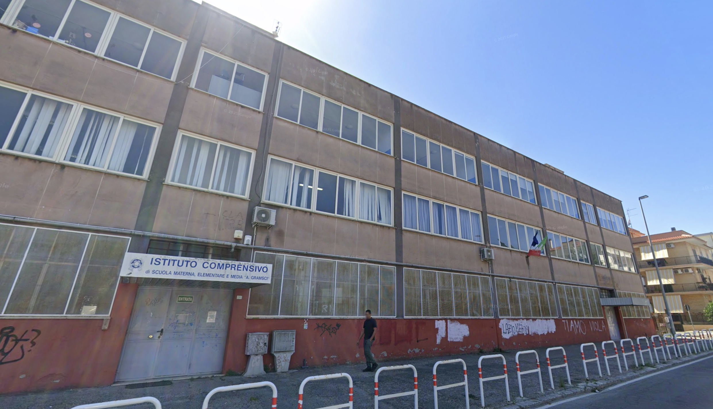 Scuola Gramsci in Via Marco Aurelio, Aprilia